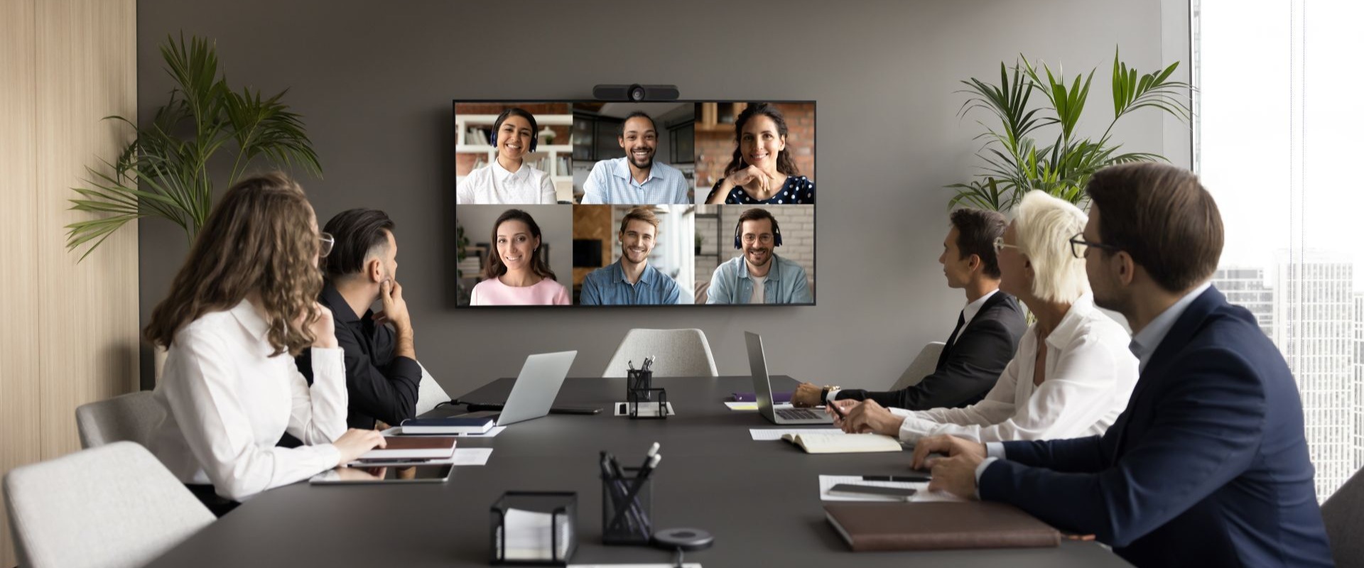 Business Meeting mit Screen